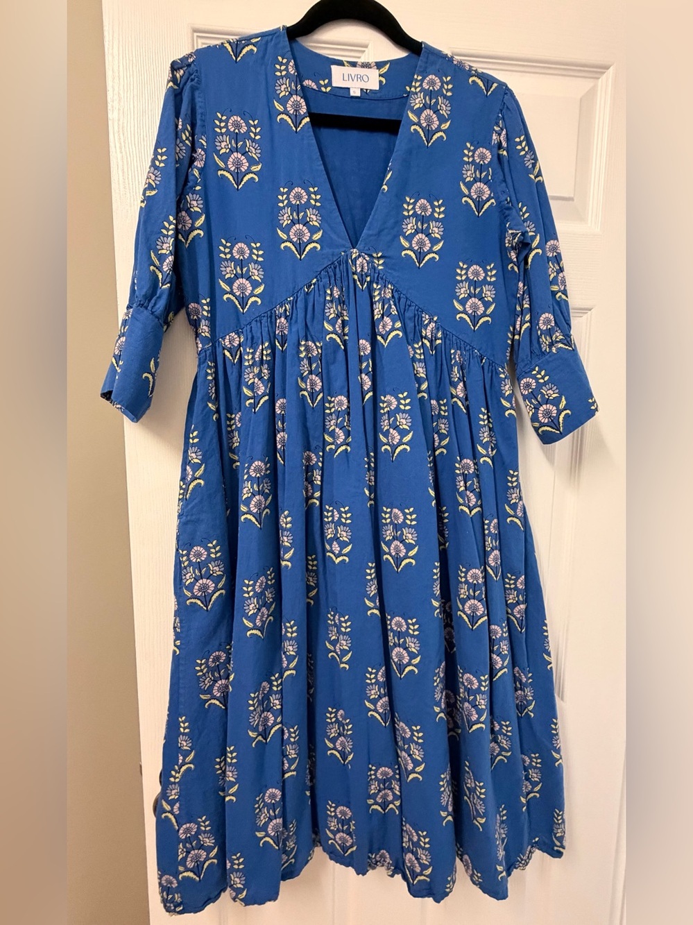 Livro Midi Dress, EUC, Small